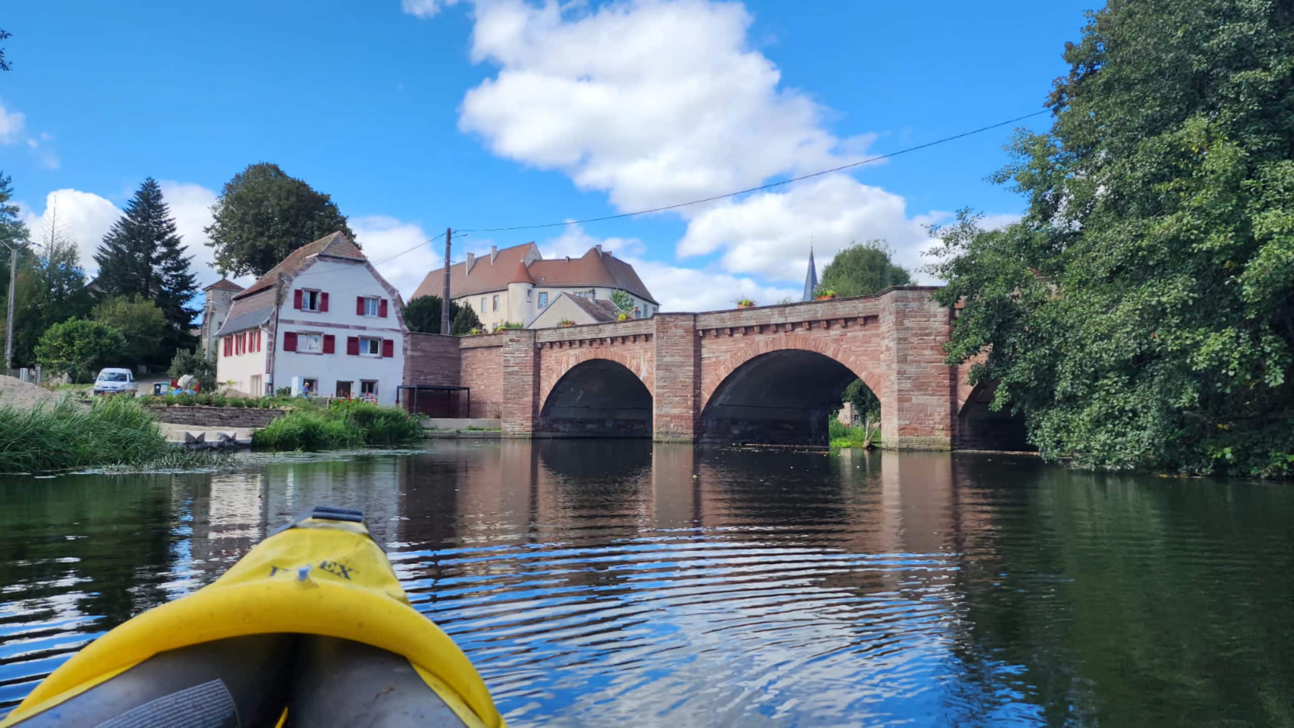 la maison vue de la Sarre